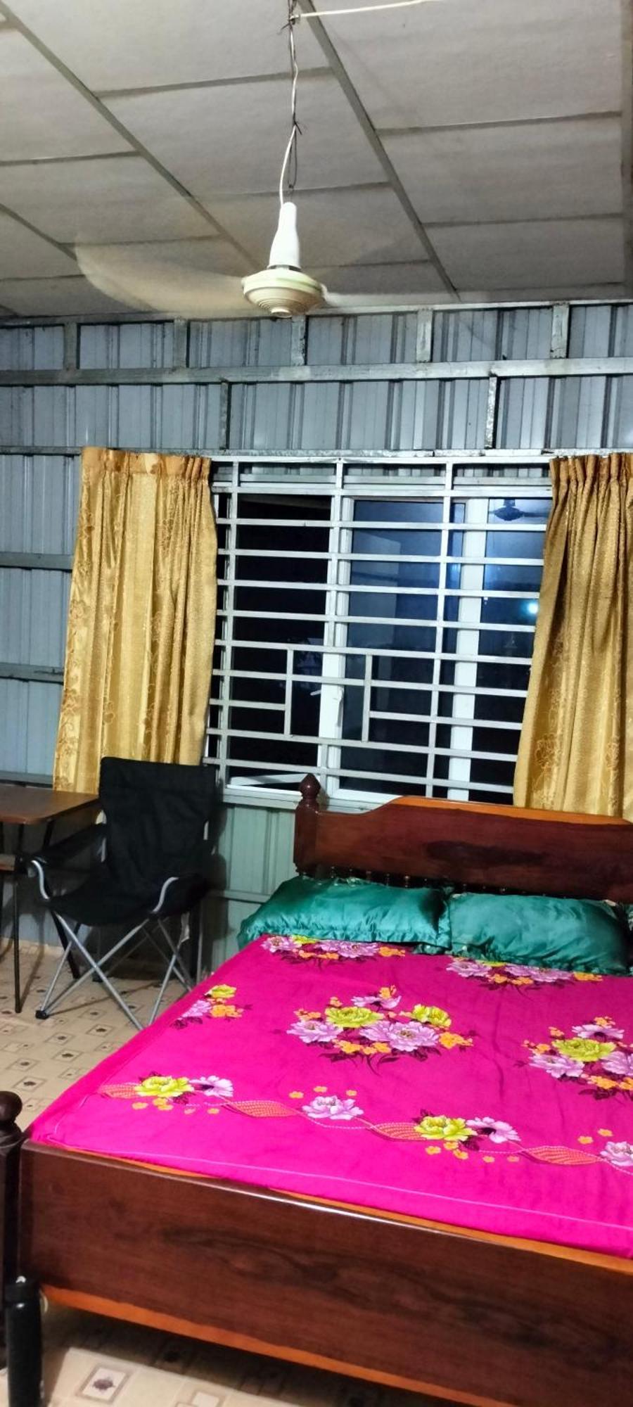 Dolphin Home Stay New Kratie Værelse billede