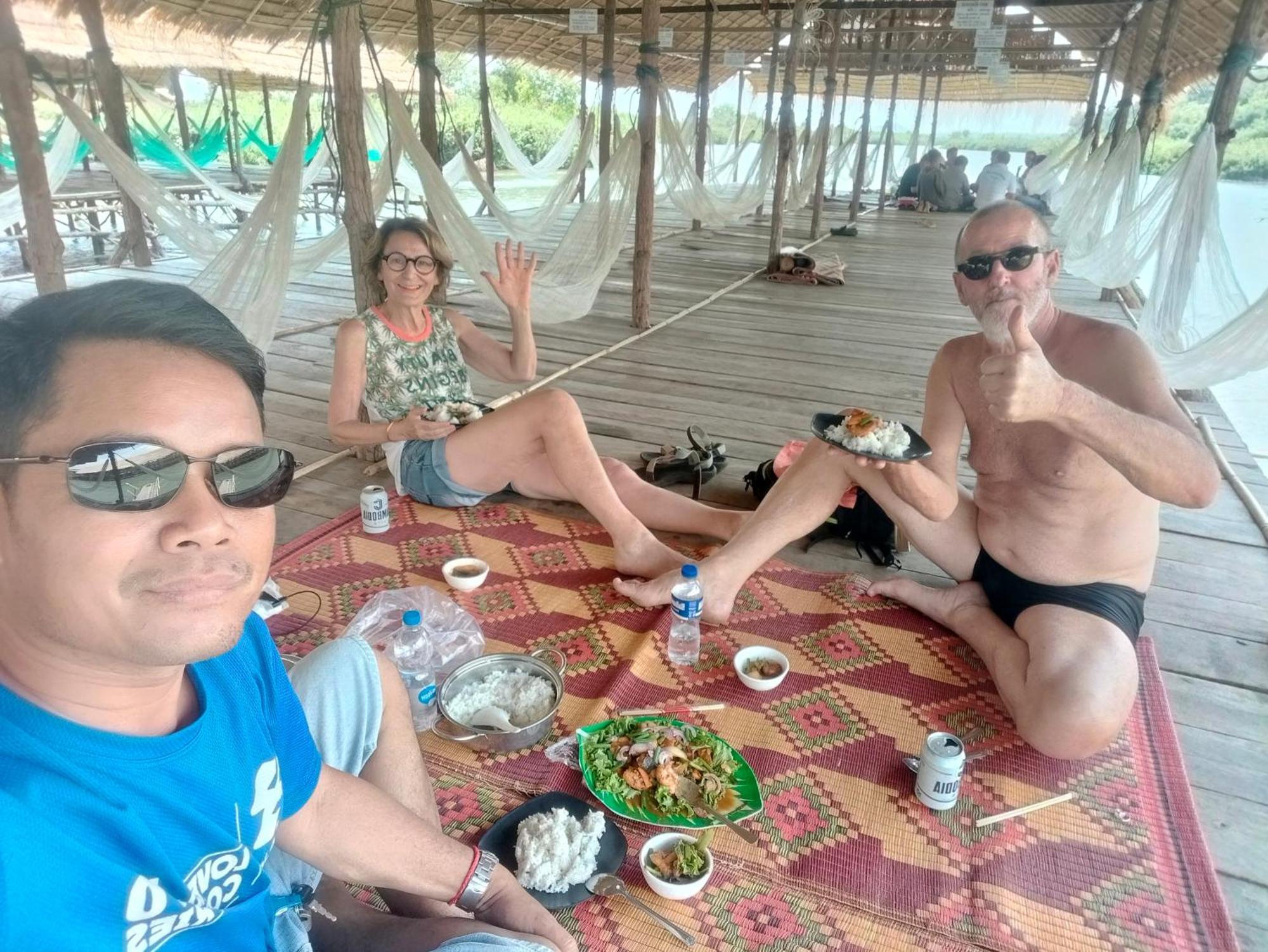 Dolphin Home Stay New Kratie Eksteriør billede