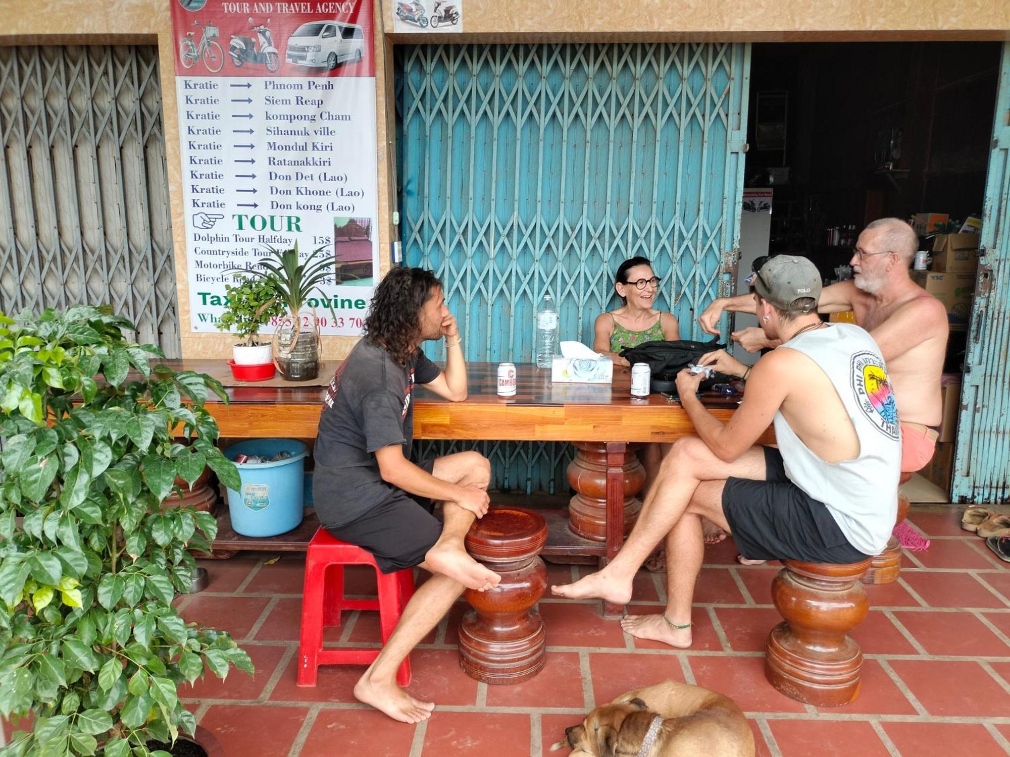 Dolphin Home Stay New Kratie Eksteriør billede